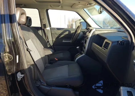 2008 Jeep Patriot Sport z USA, uszkodzony, nr VIN 1J8FT28W88D595103